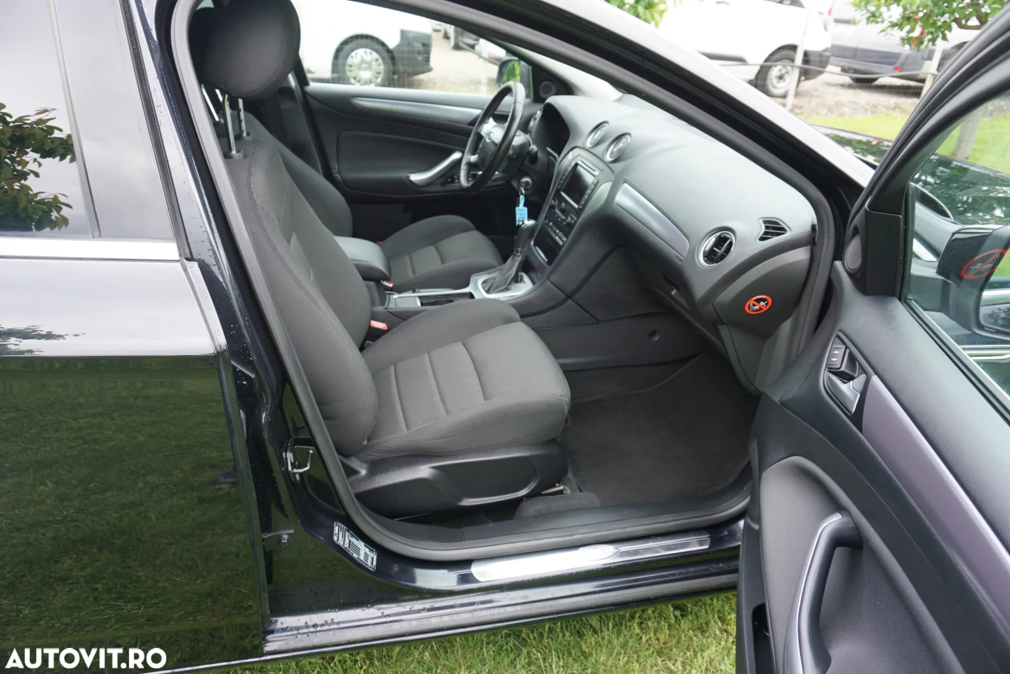 Ford Mondeo 2.0 EcoBoost Powershift Titanium - 10