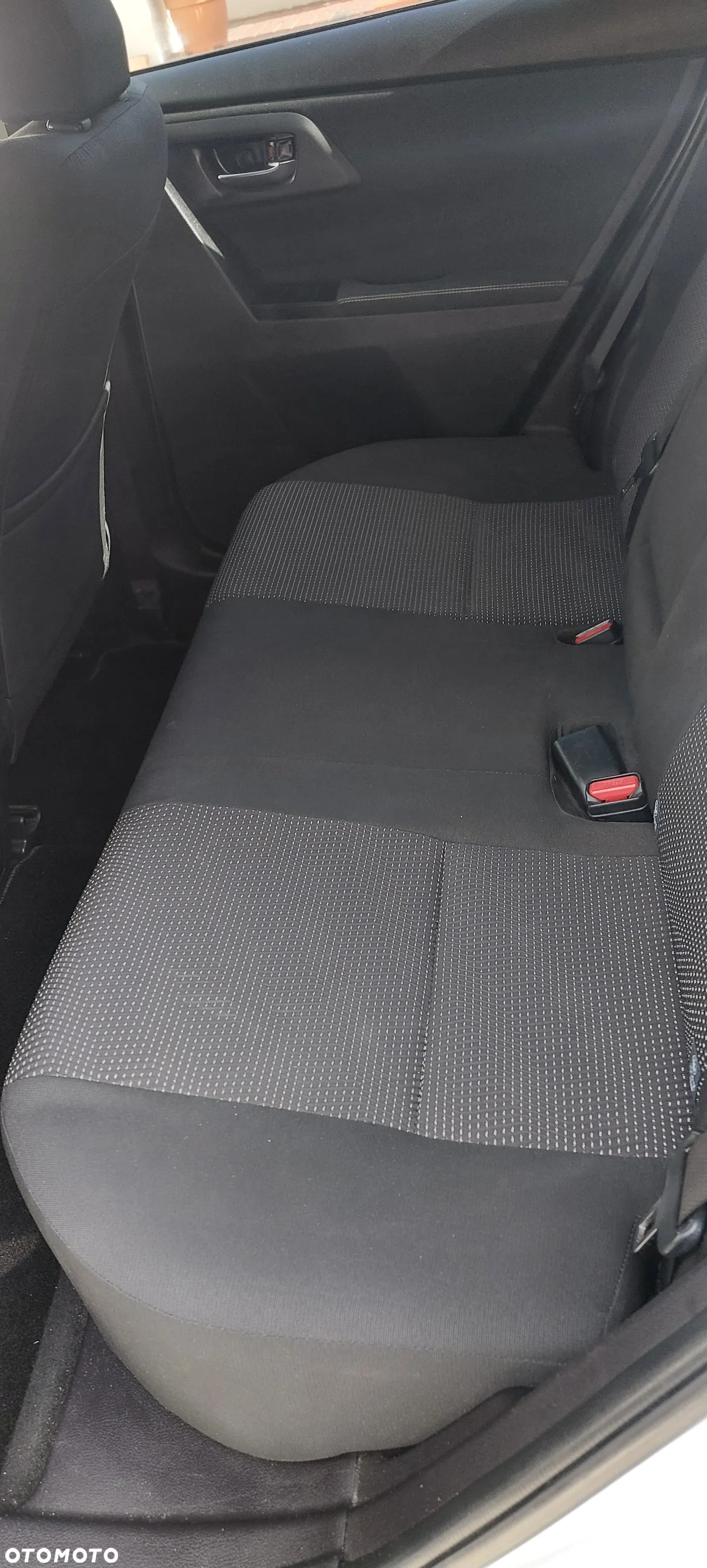 Toyota Auris 2.0 D-4D Premium Comfort - 8