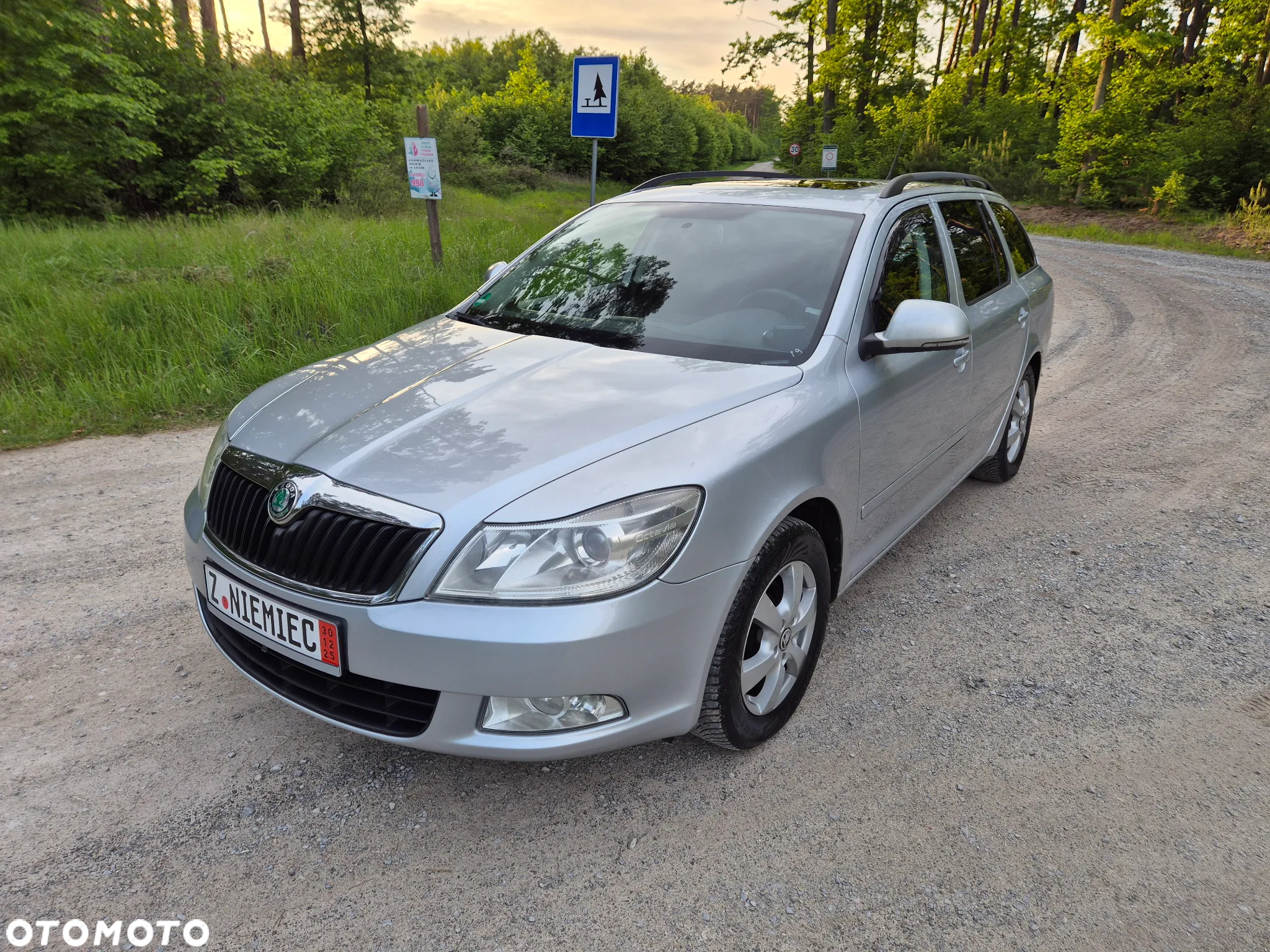 Skoda Octavia Combi 1.6 Automatik IMPULS EDITION - 2