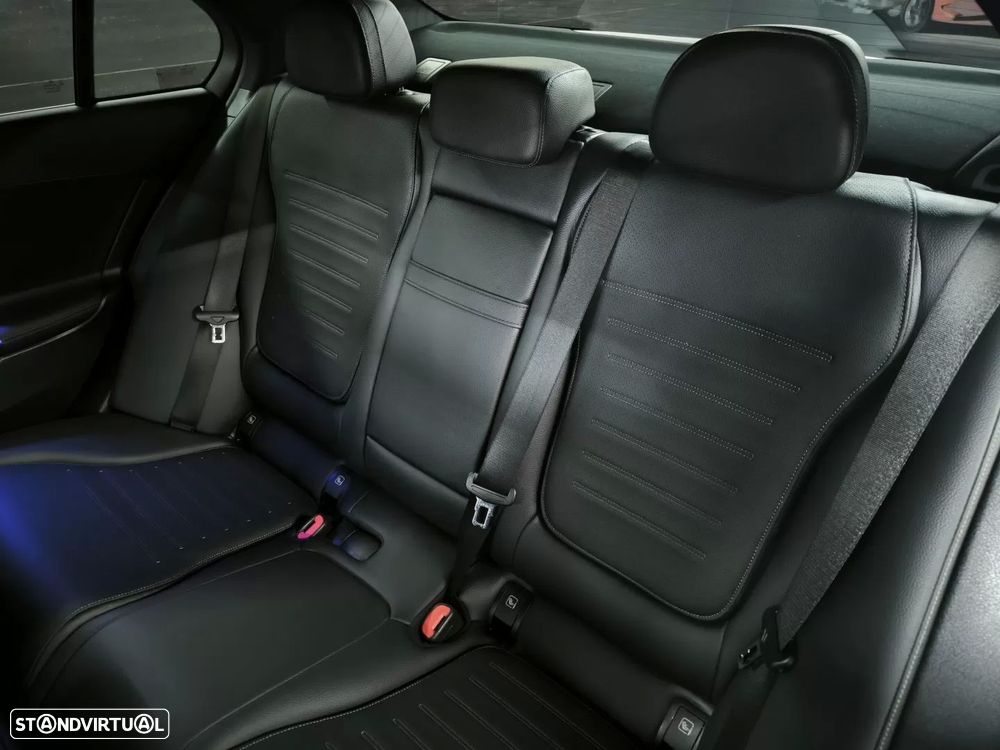 Mercedes-Benz C 300 d AMG Line - 29