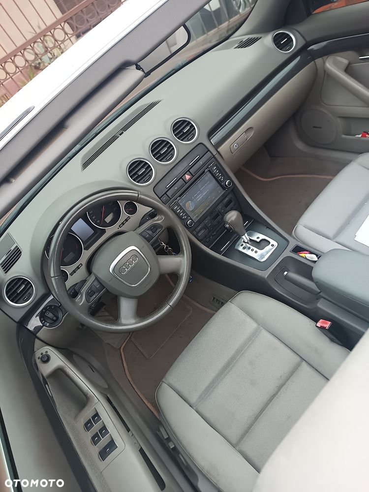 Audi A4 Cabrio 2.4 Multitronic - 7