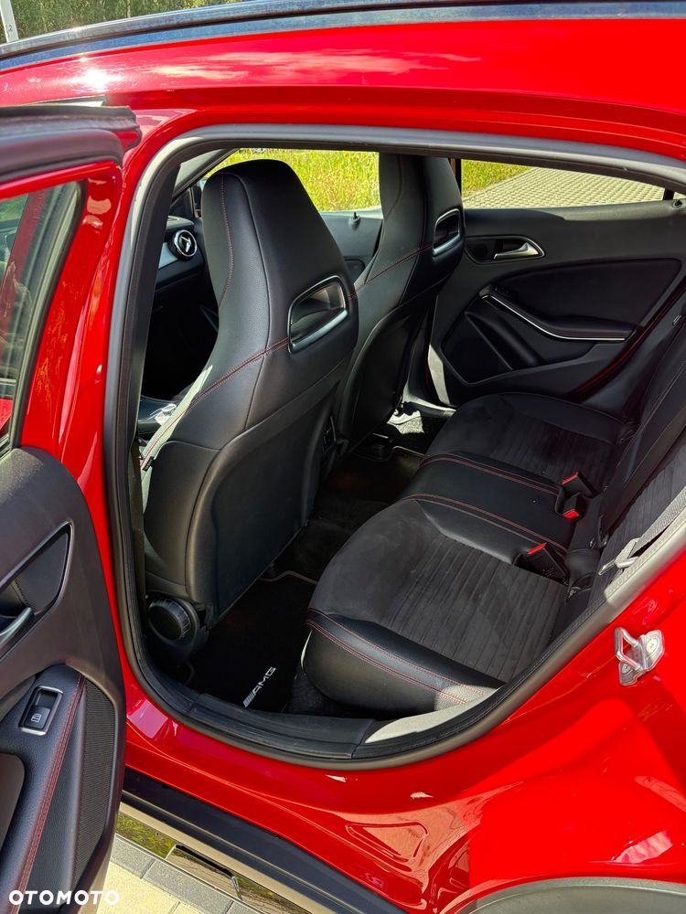 Mercedes-Benz GLA 200 7G-DCT AMG Line - 13