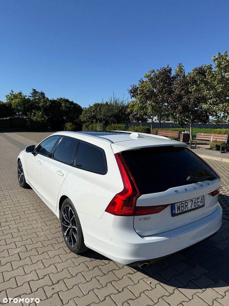 Volvo V90 D4 Momentum - 4