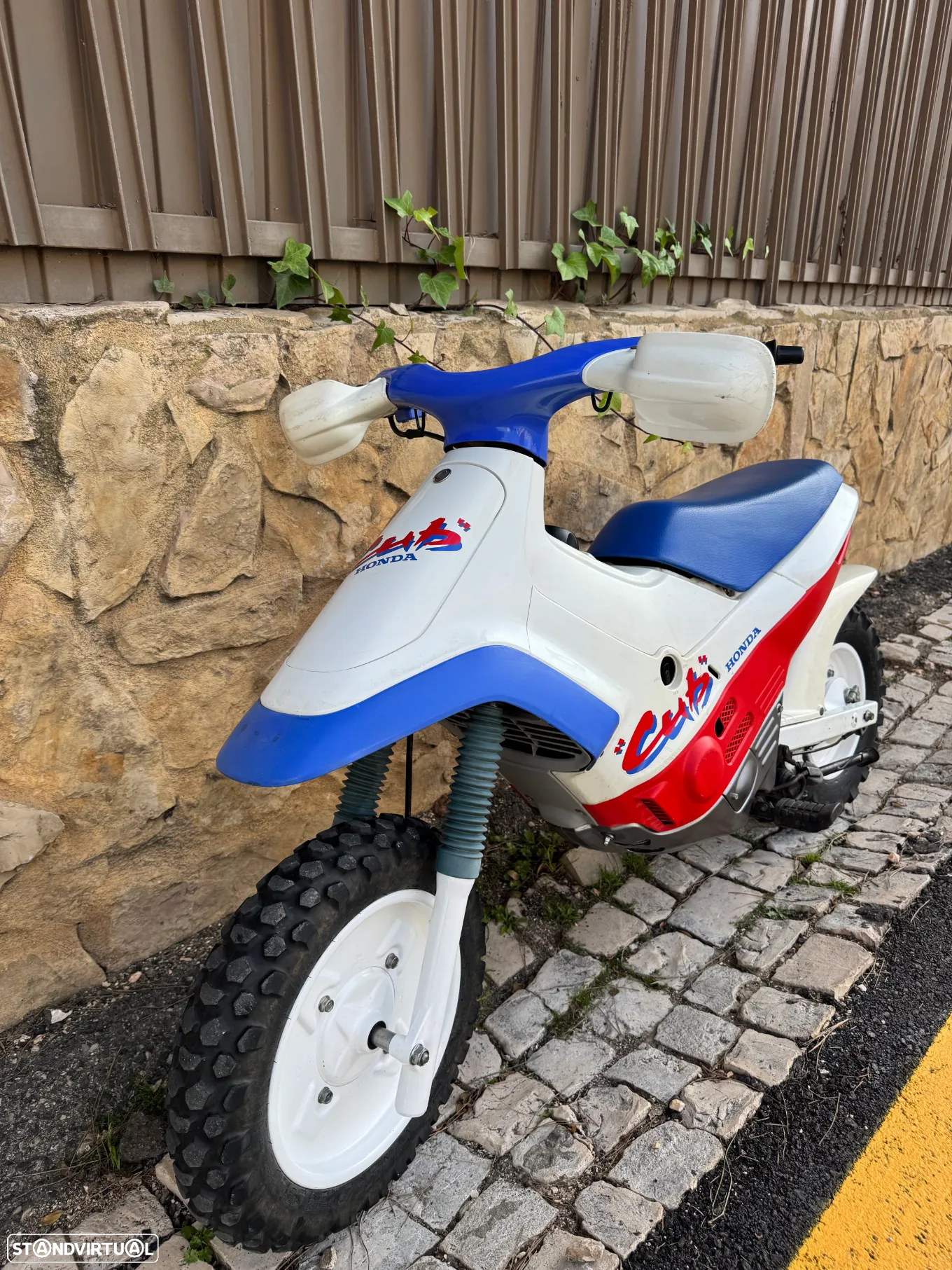 Honda C 90 Cub - 2