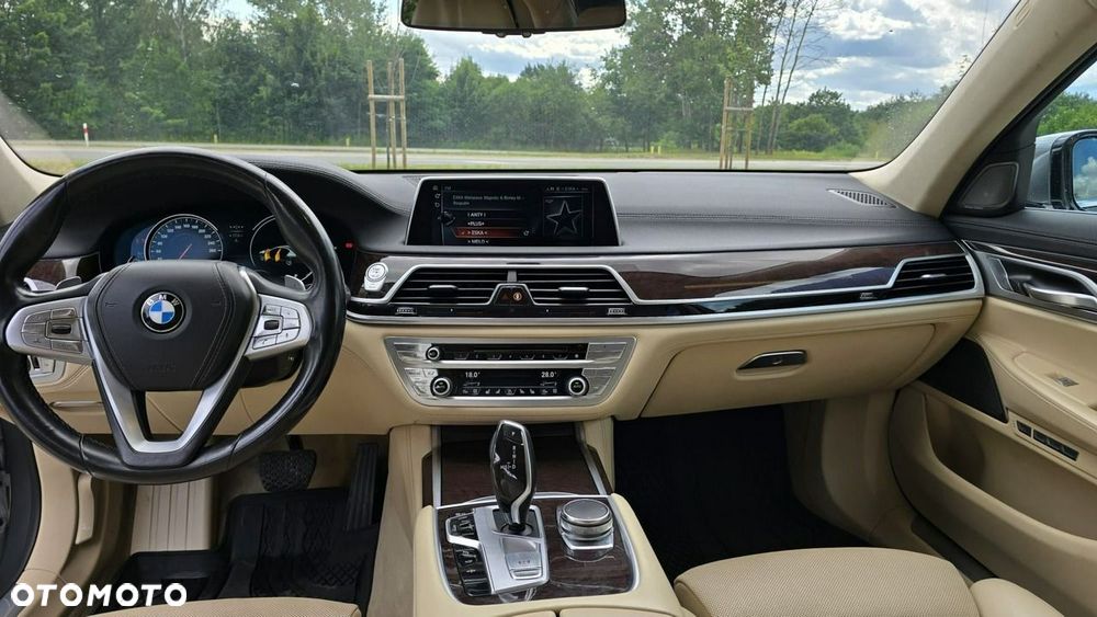 BMW Seria 7 - 22