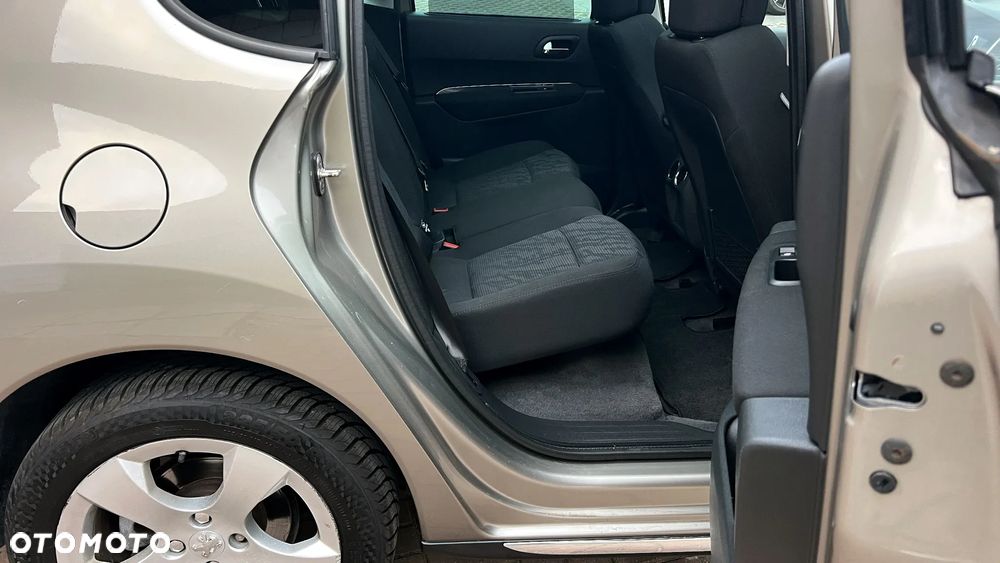 Peugeot 3008 HDi FAP 165 Automatik Platinum - 23