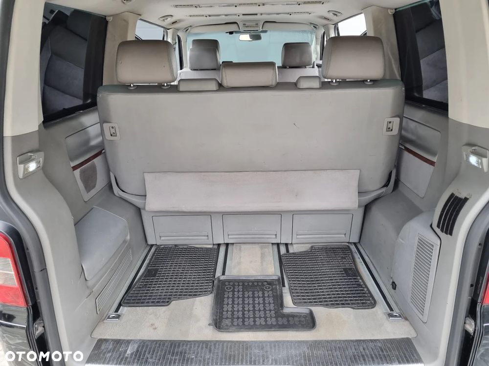 Volkswagen Multivan - 14