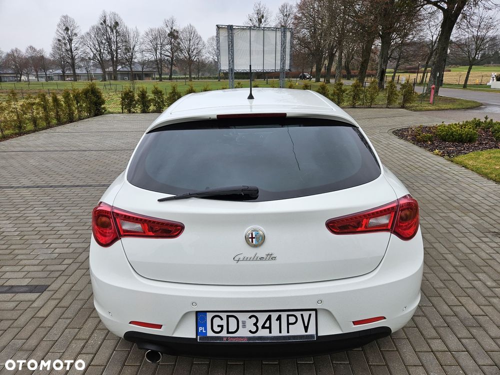 Alfa Romeo Giulietta 1.6 JTDM 16V Veloce - 9