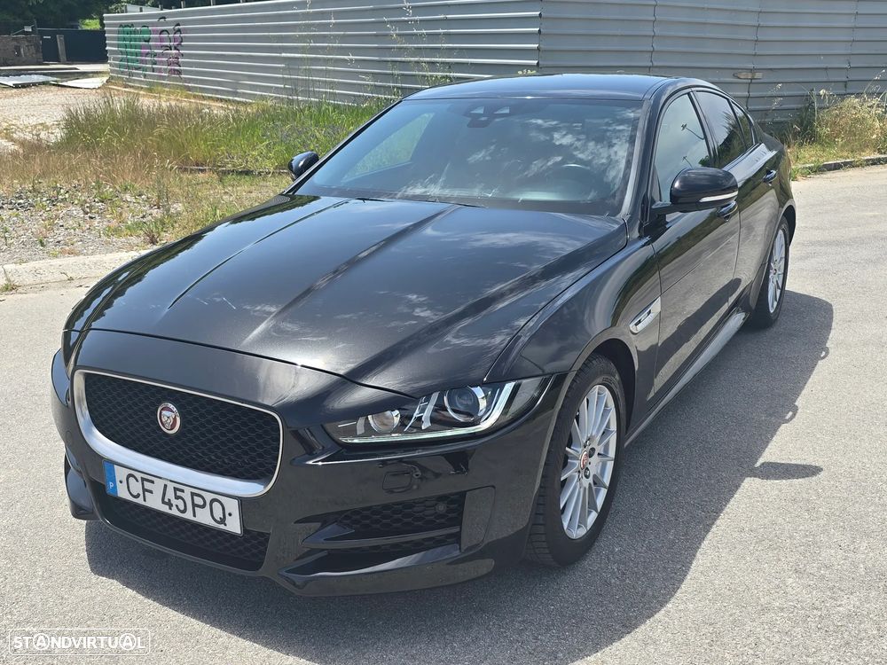 Jaguar XE 2.0 D R-Sport - 4