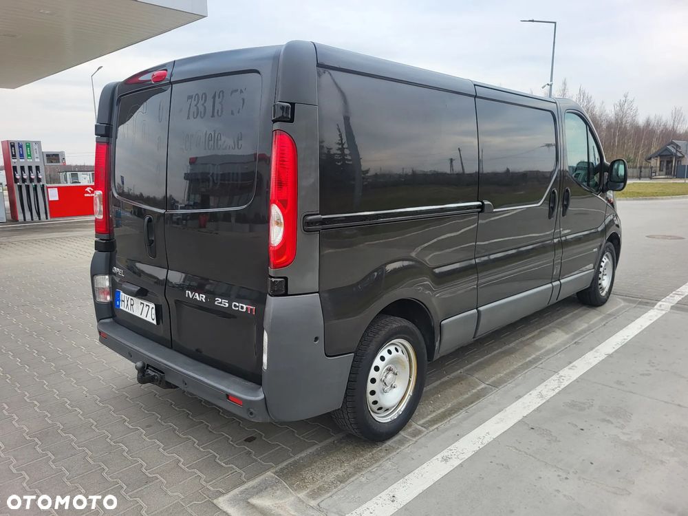 Opel Vivaro - 10