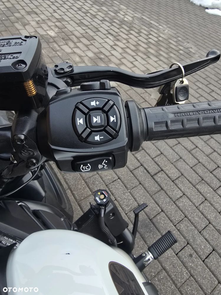 Harley-Davidson Sportster - 14