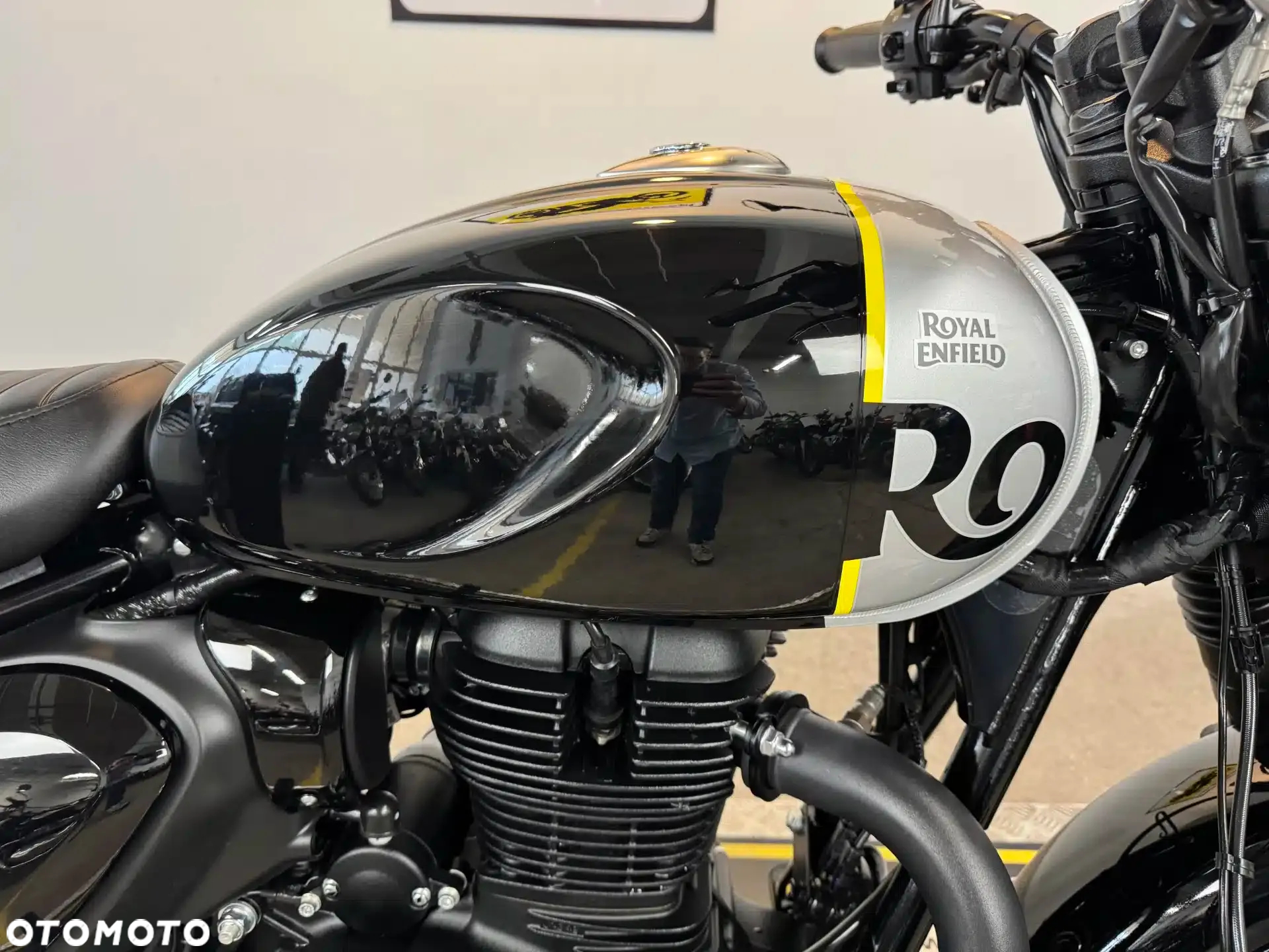 Royal Enfield HNTR - 11