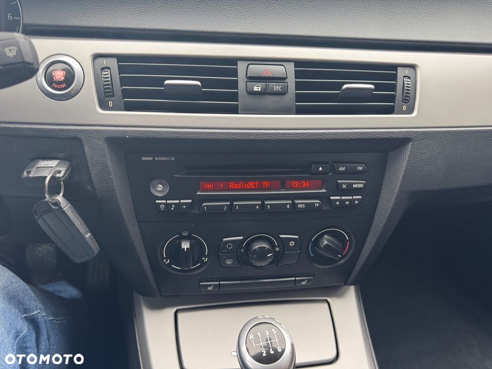 BMW Seria 3 318i - 13