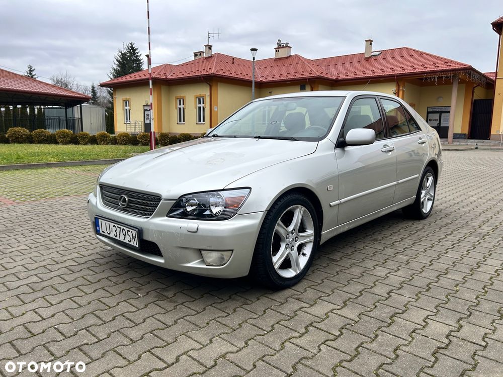 Lexus IS - 2