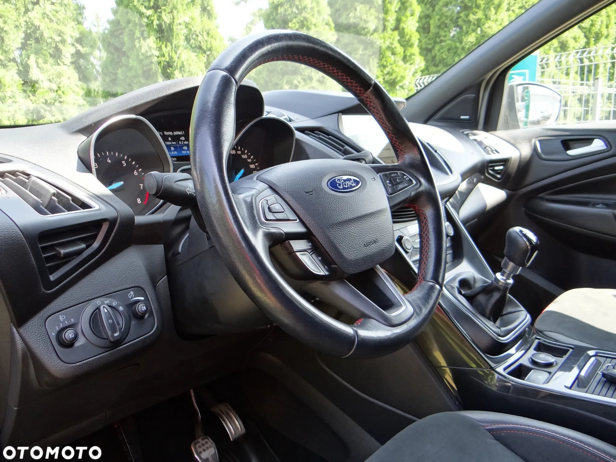 Ford Kuga 1.5 EcoBoost 2x4 ST-Line - 16