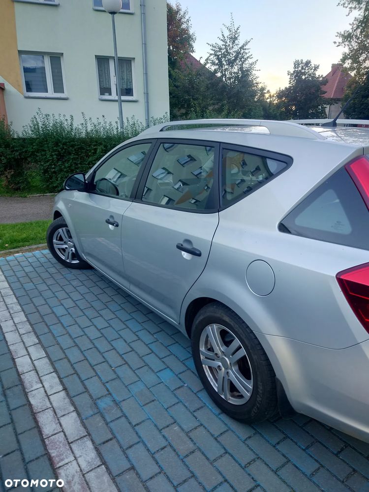 Kia Ceed - 4