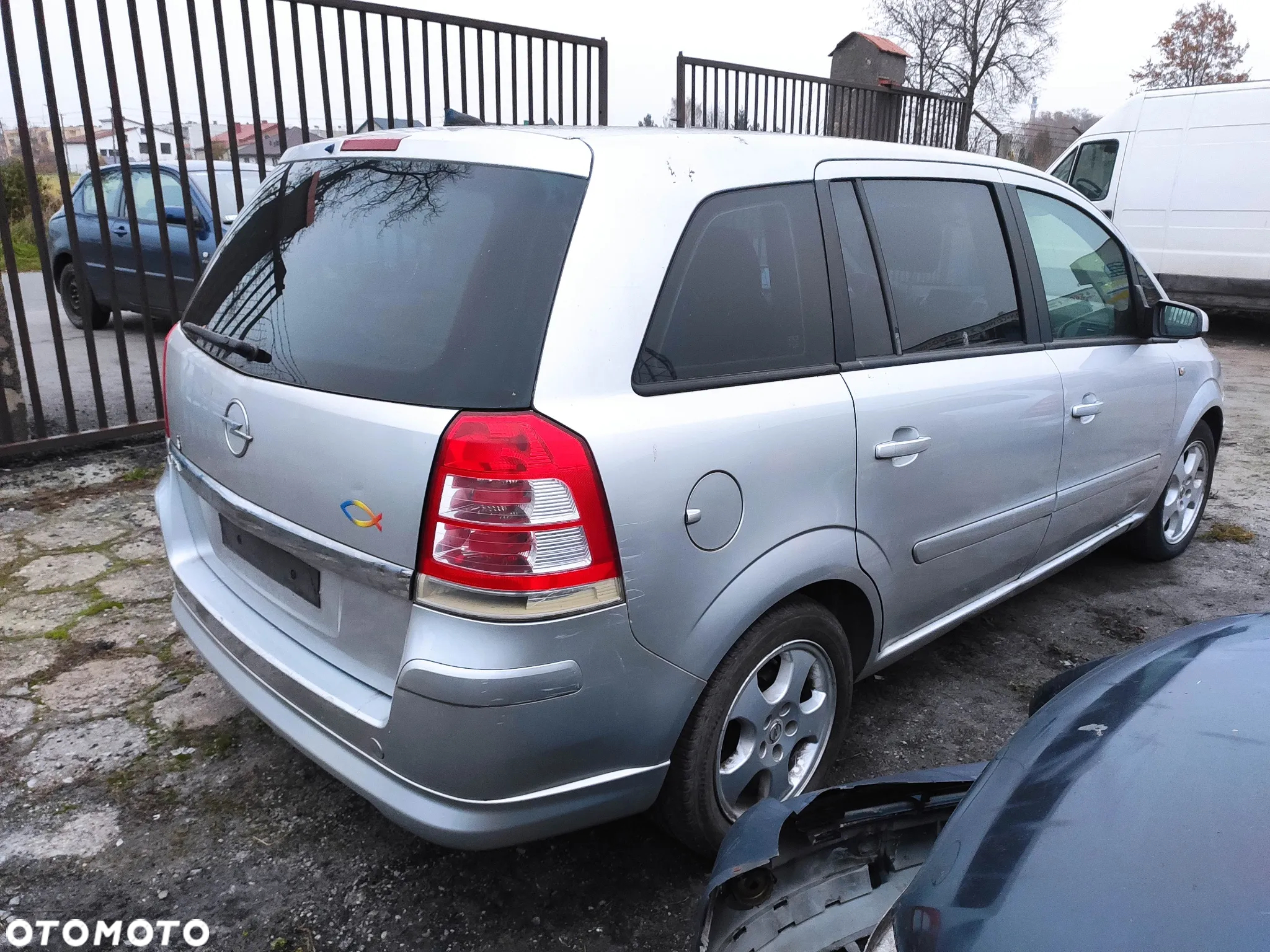 Opel Zafira B 06r 1.9 CDTI 150km lakier Z157 na części - 5