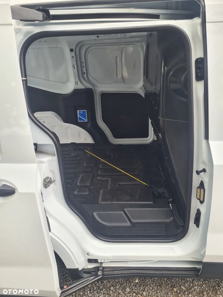 Ford Transit Courier - 16
