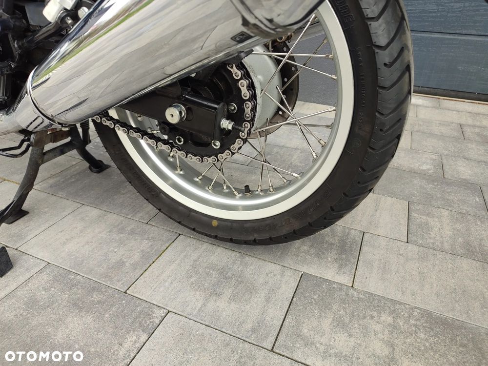 Royal Enfield Interceptor - 12