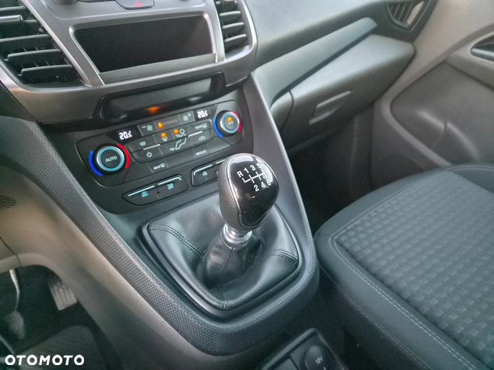 Ford Transit Connect - 25