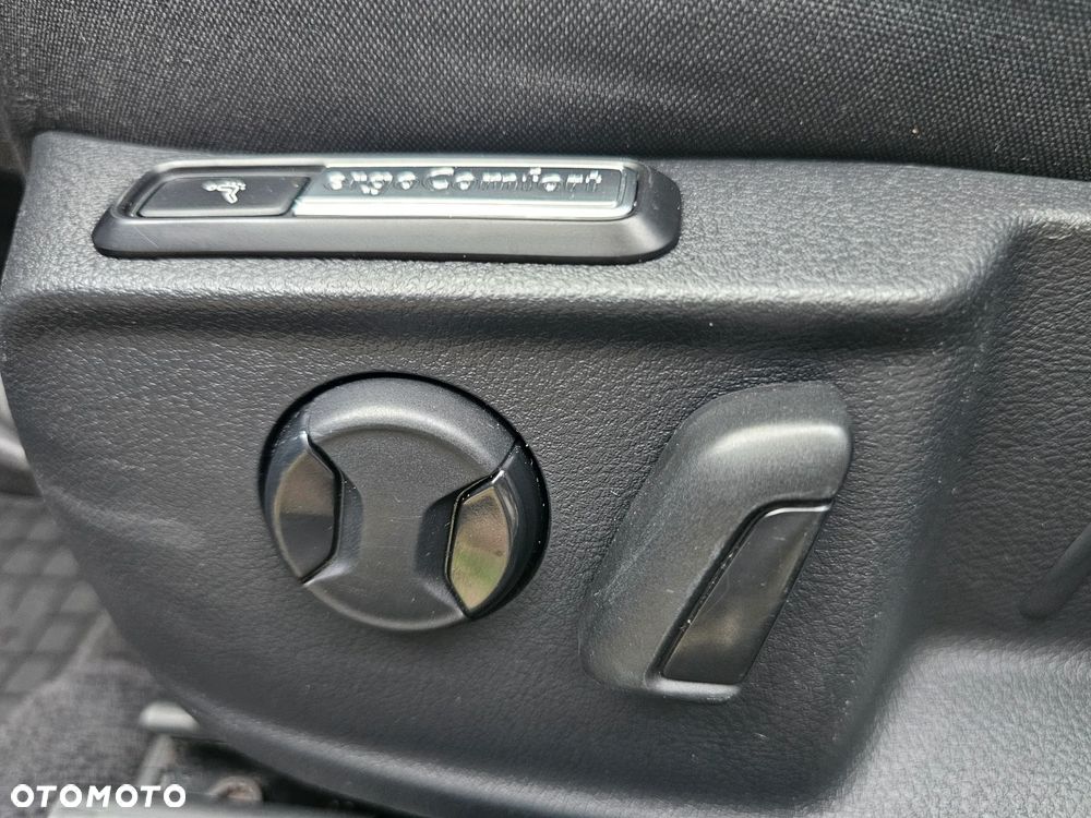 Volkswagen Passat - 27