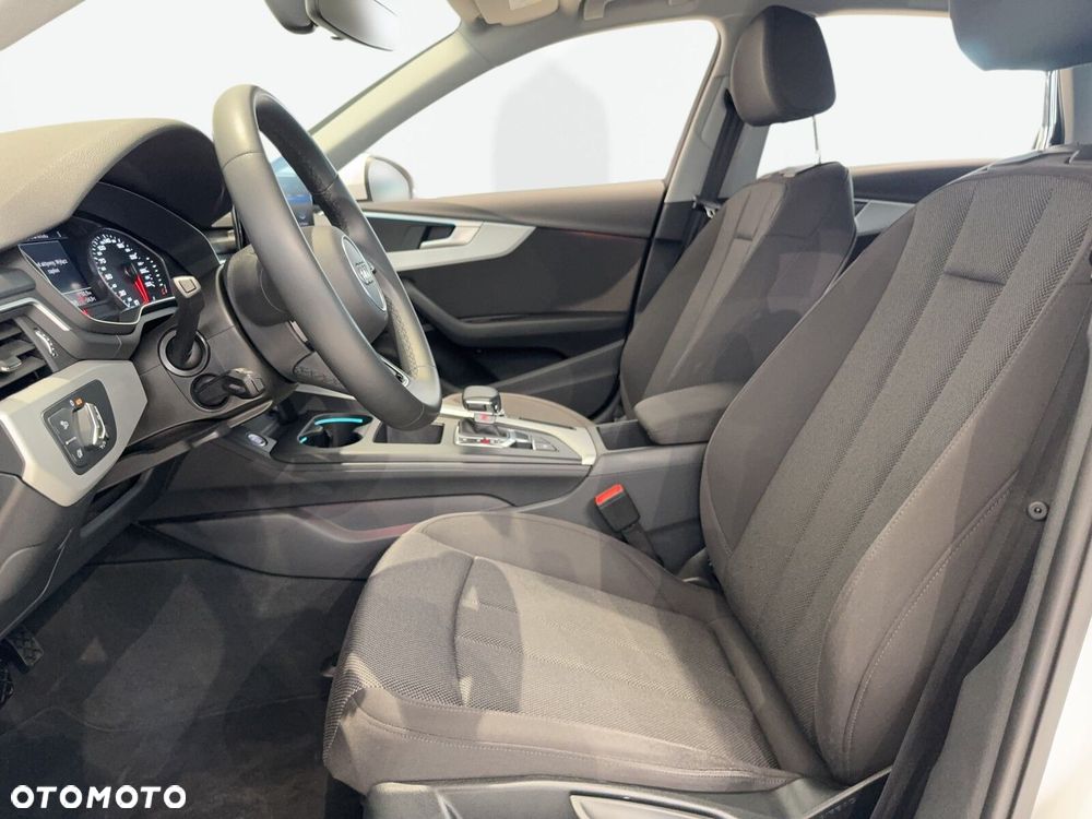 Audi A4 Limousine - 10