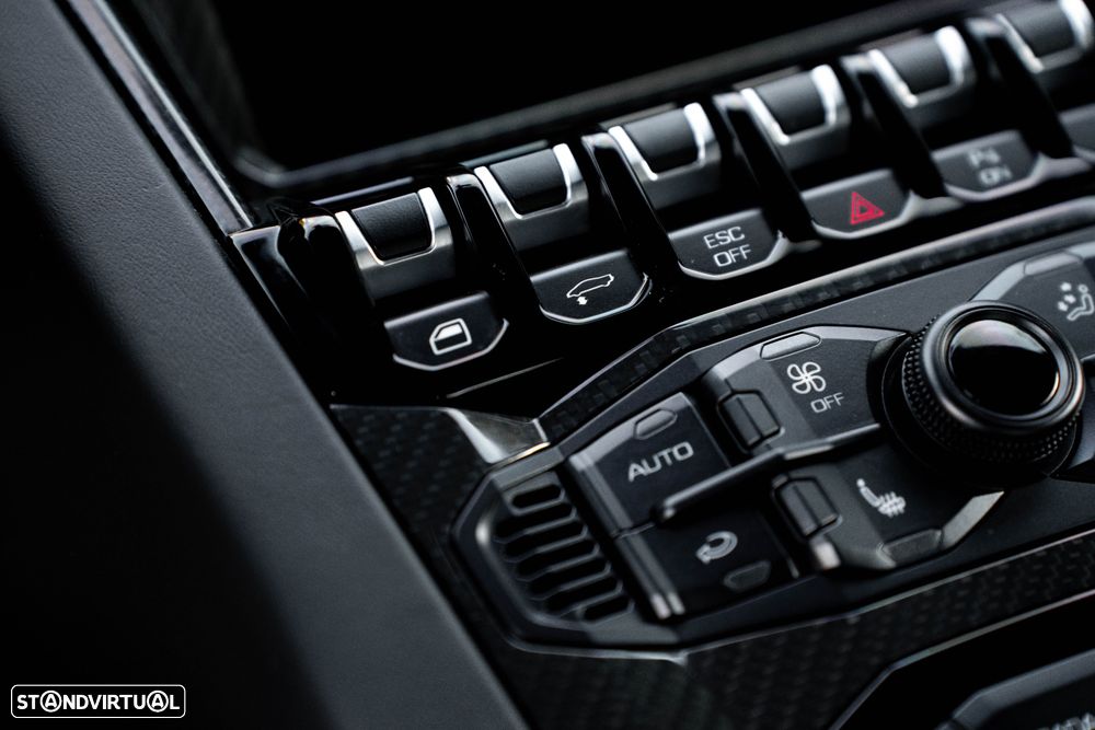 Lamborghini Aventador 6.5 V12 LP740-4 S - 52