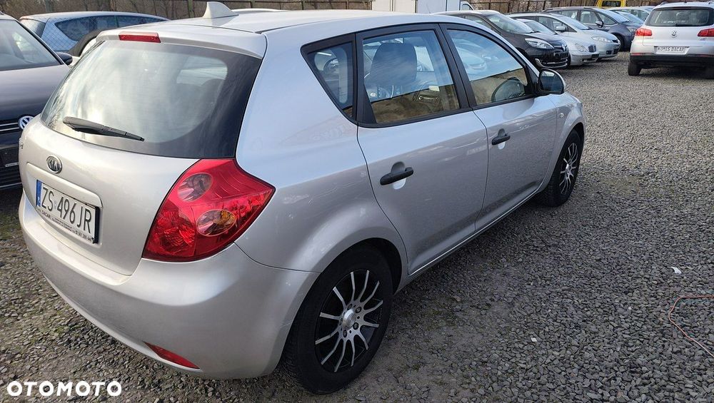 Kia Ceed 1.4 CVVT Attract - 4