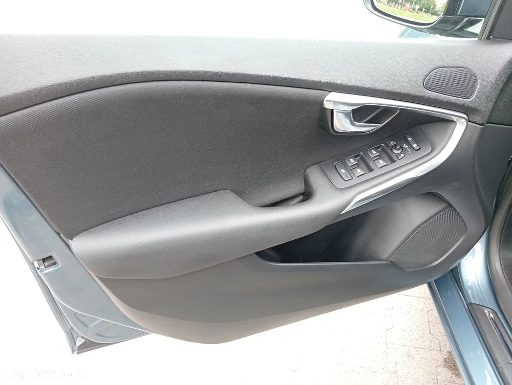 Volvo V40 D2 Kinetic - 16