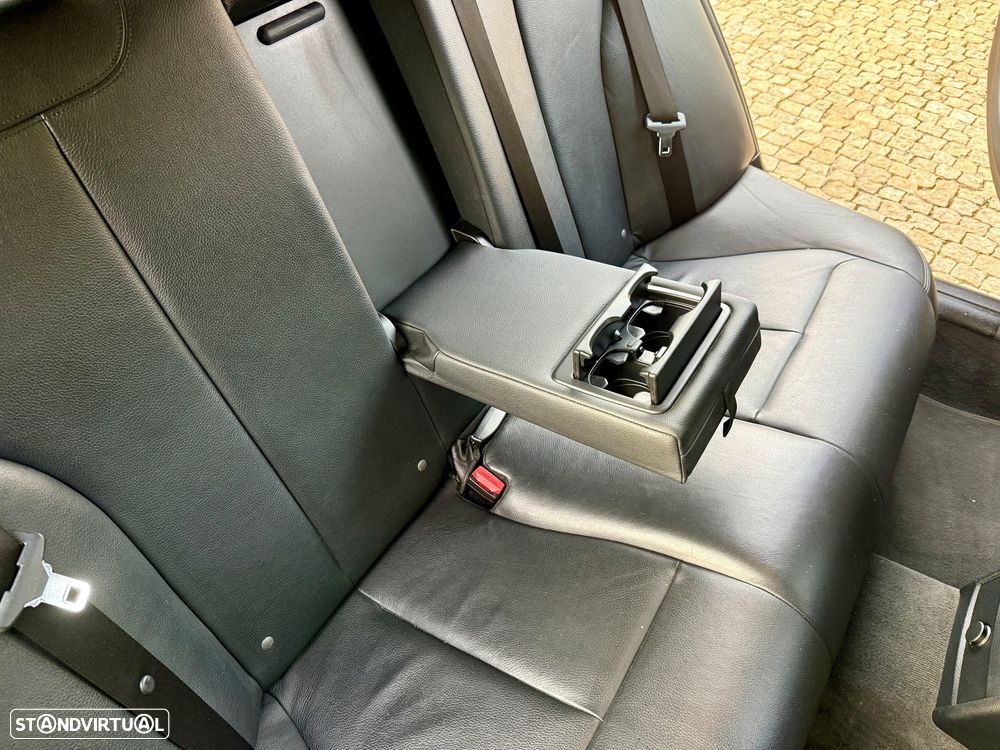 BMW 330 - 25