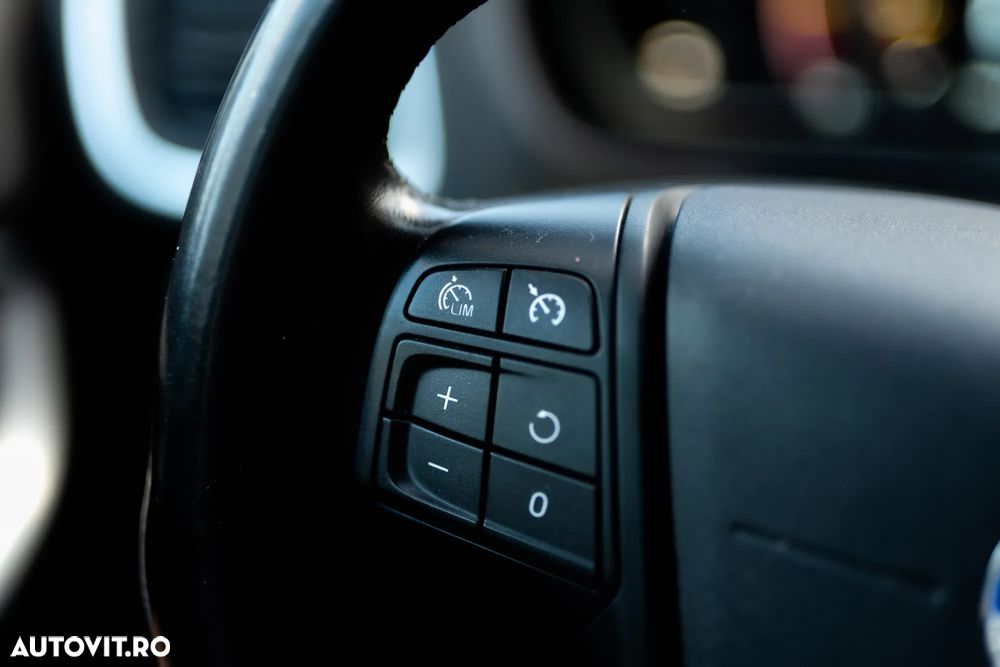 Volvo V40 T4 Powershift Momentum - 18