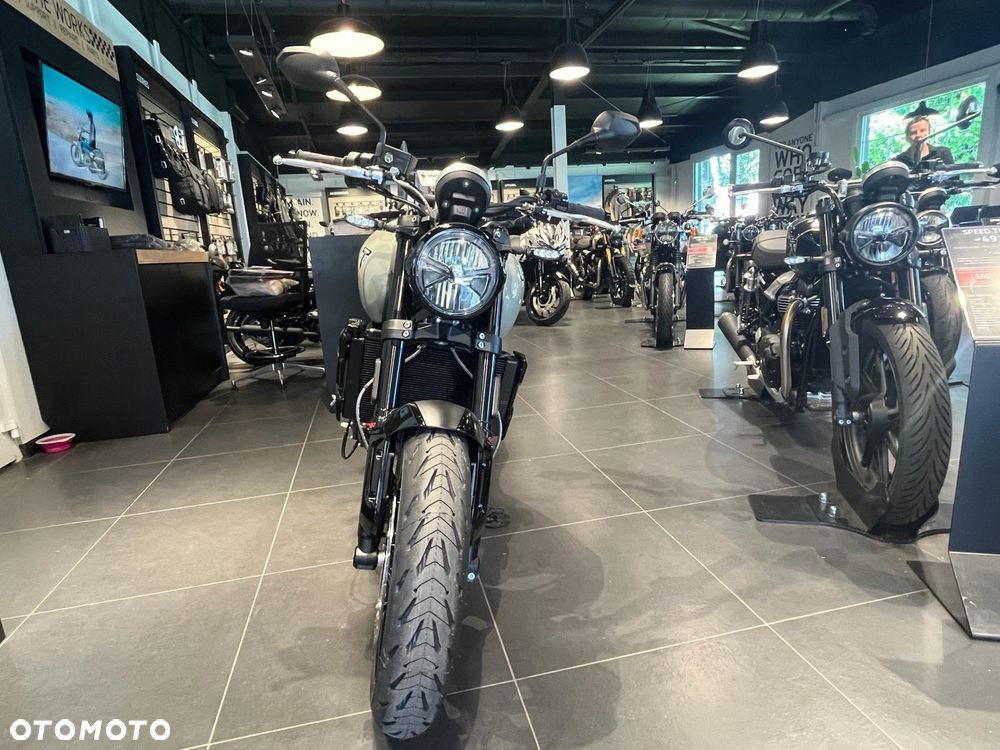 Triumph Trident - 8