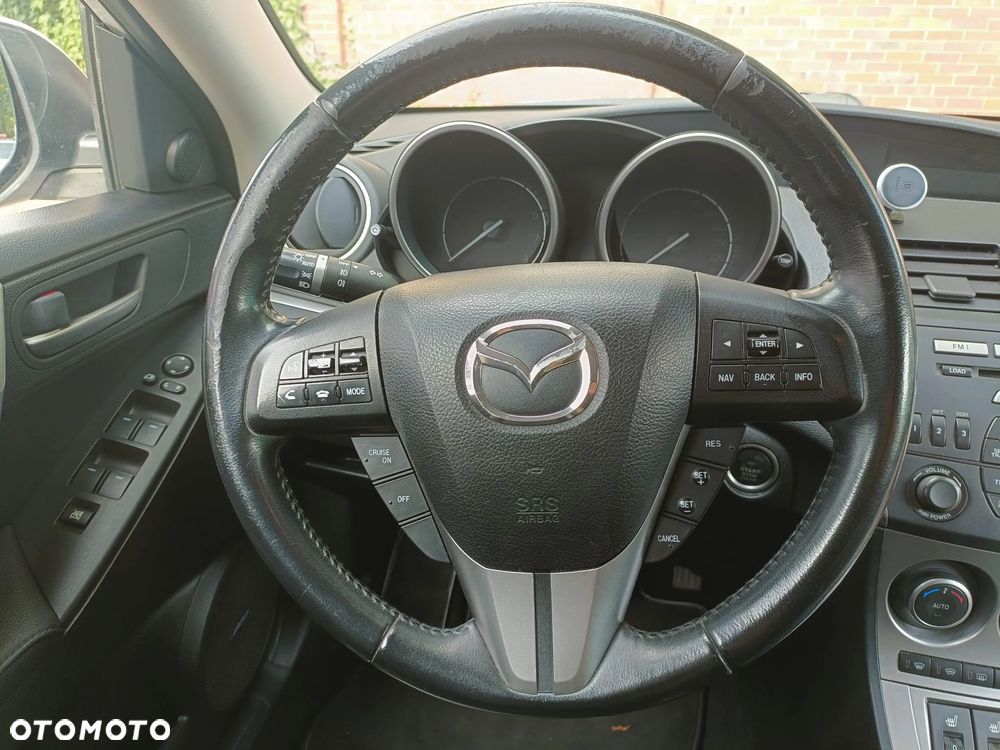Mazda 3 2.0 Exclusive + - 11