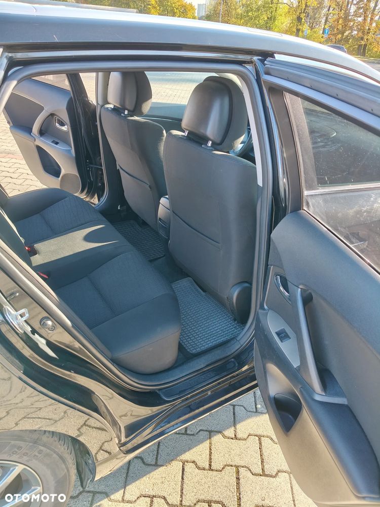 Toyota Avensis - 7