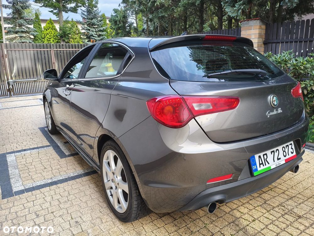 Alfa Romeo Giulietta 2.0 JTDM 16V - 4