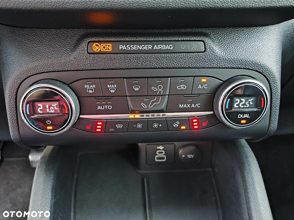 Ford Kuga - 28