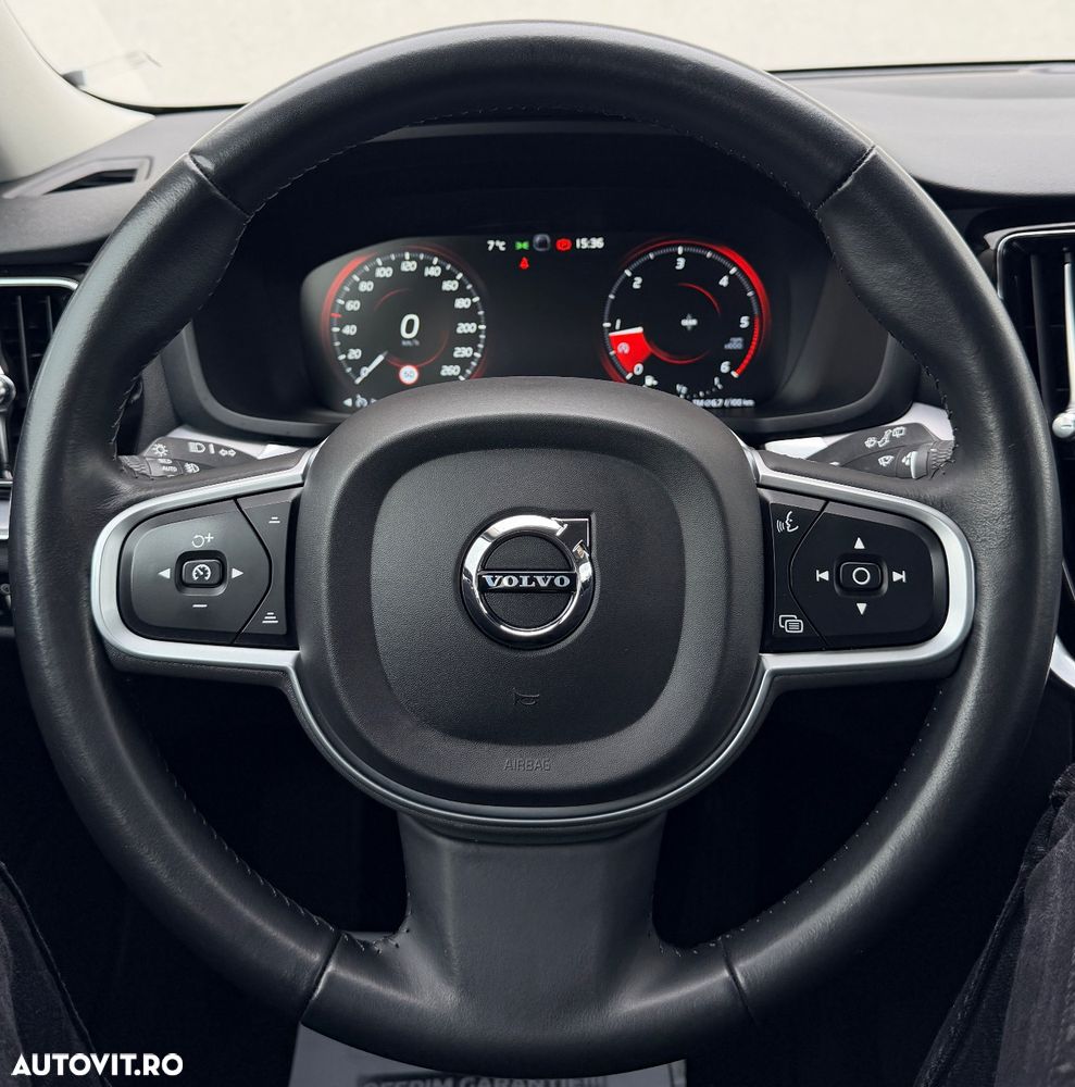 Volvo V60 D3 Momentum Pro - 30