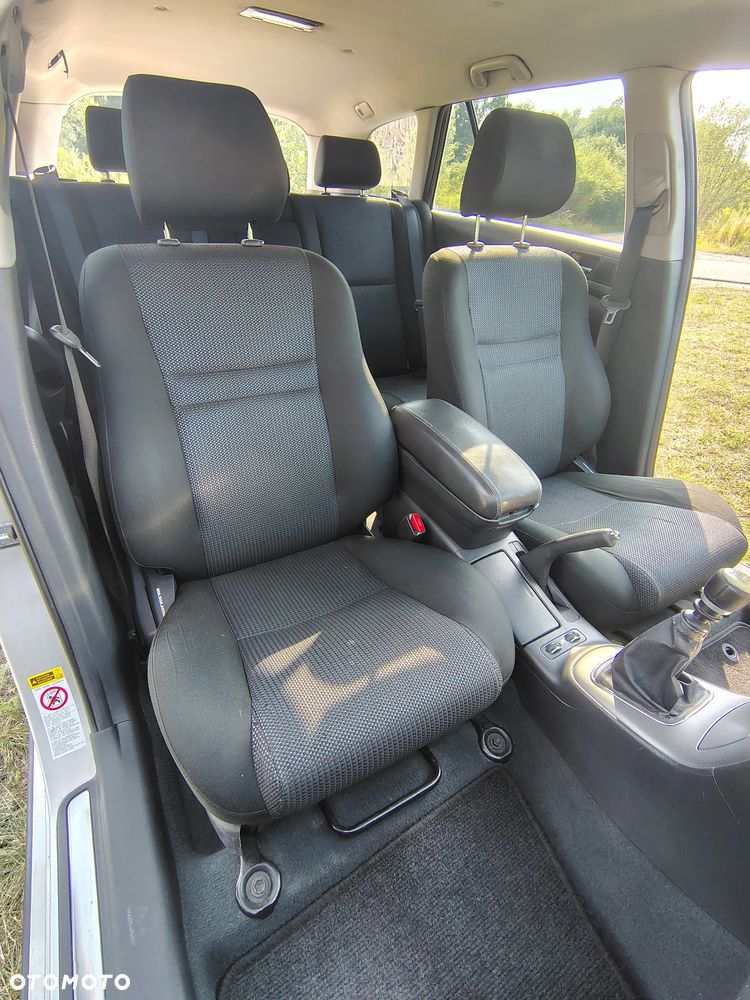 Toyota Avensis 2.0 D-4D Luna - 21