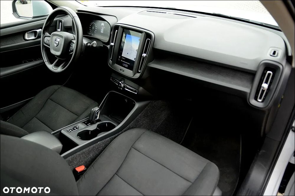 Volvo XC 40 D3 SCR Momentum - 24
