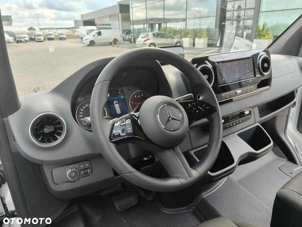 Mercedes-Benz Sprinter Furgon 317 CDI PRO Ekstra długi z zabudową brygadową - 16