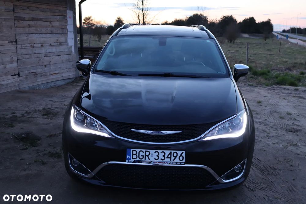 Chrysler Pacifica - 4