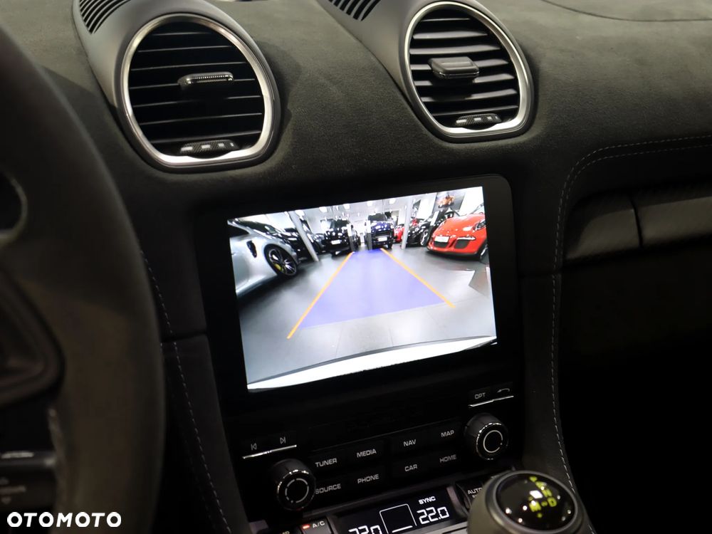 Porsche 718 Spyder - 26