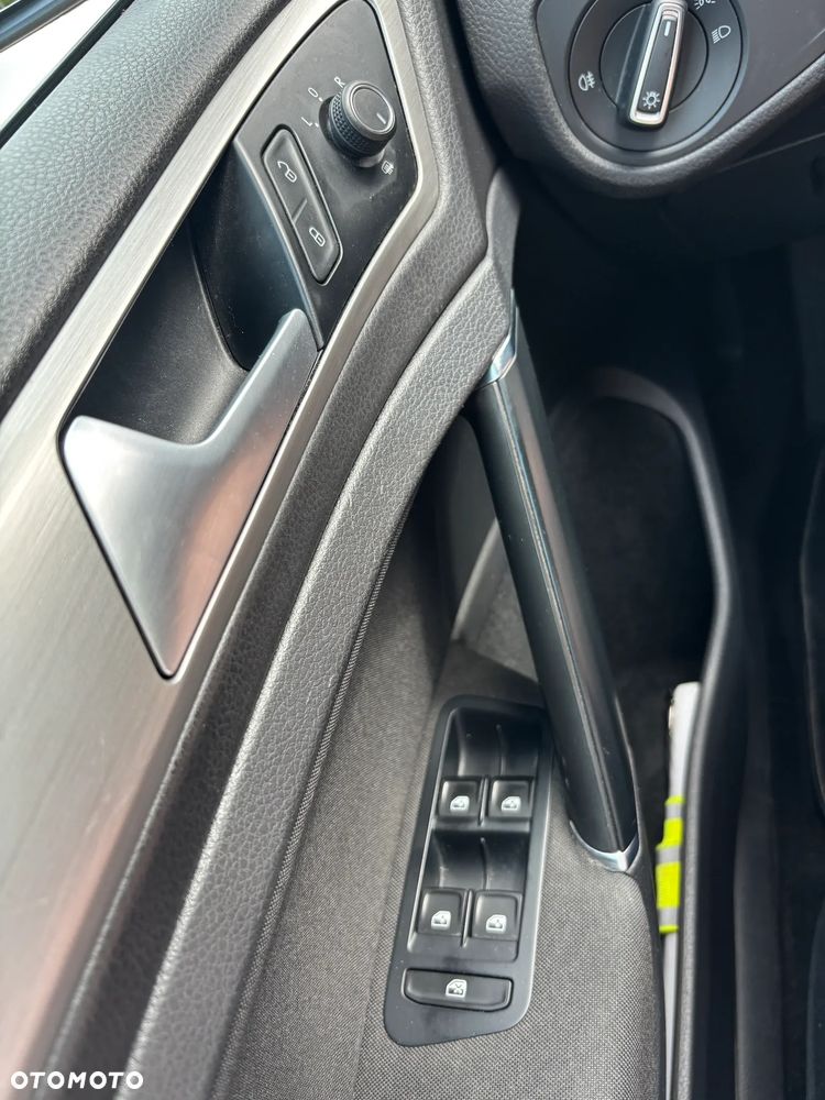 Volkswagen Golf 1.6 TDI BlueMotion Trendline - 11