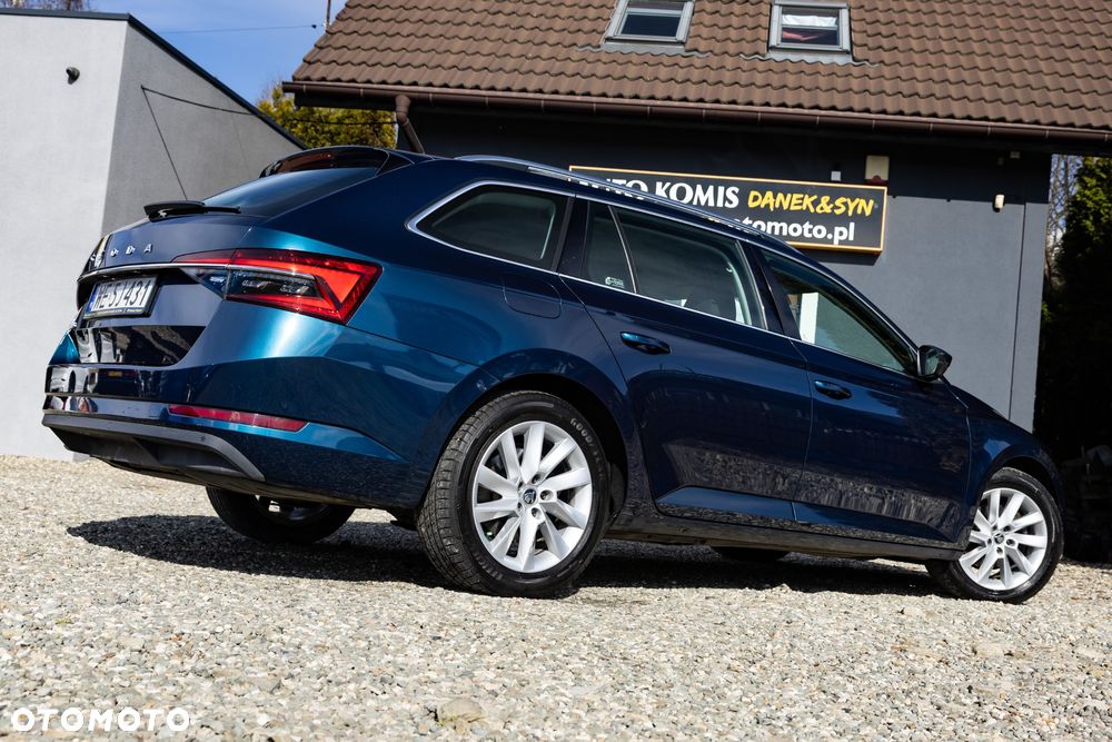 Skoda Superb 2.0 TDI SCR Ambition DSG - 17