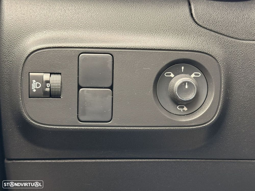 Citroën C3 1.2 PureTech Shine - 19