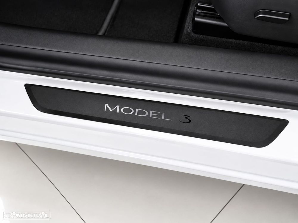 Tesla Model 3 Long-Range Dual Motor AWD - 28