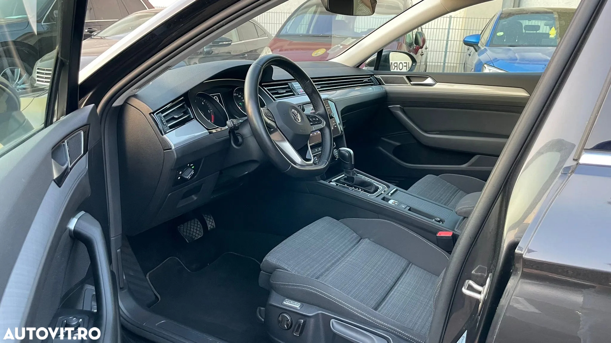 Volkswagen Passat - 31
