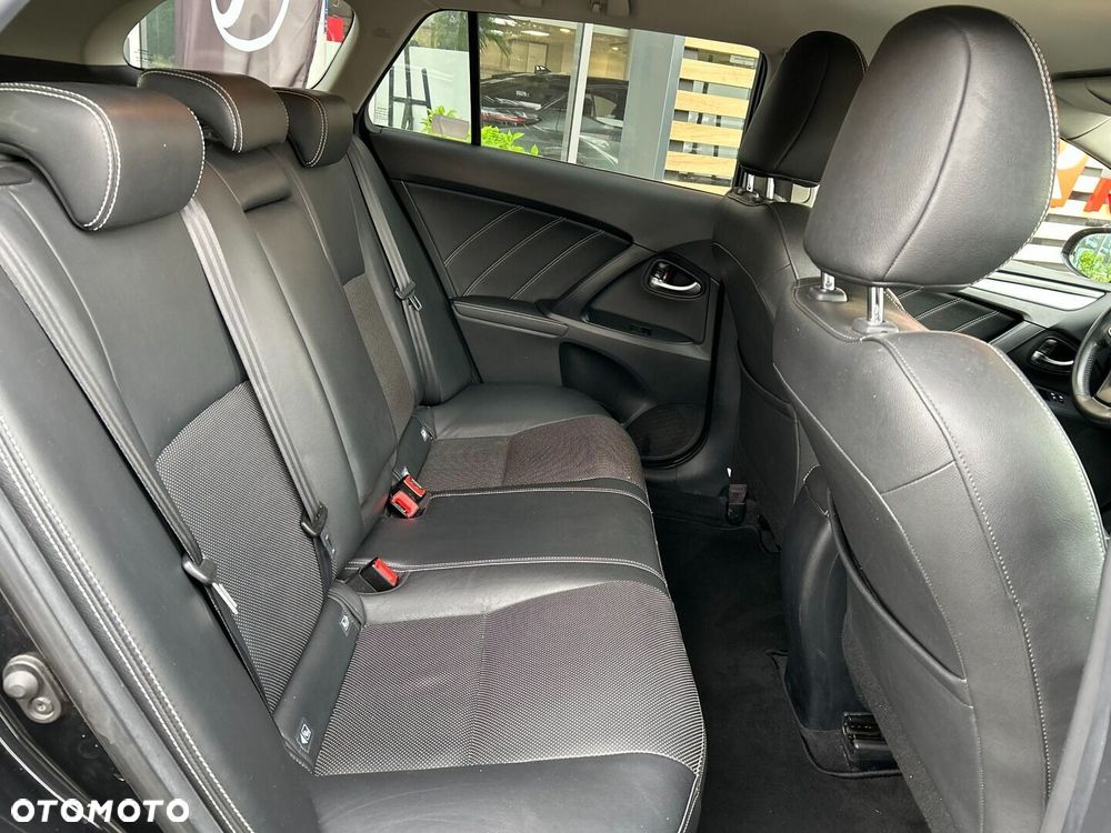 Toyota Avensis - 21