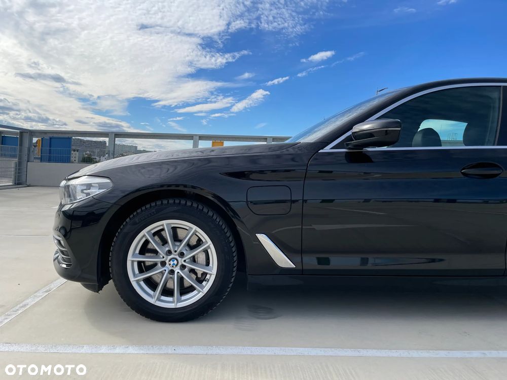 BMW Seria 5 530e Luxury Line sport - 13