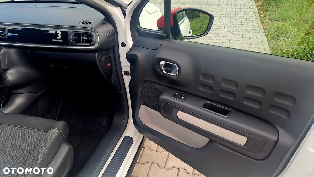 Citroën C3 1.2 PureTech Shine - 23